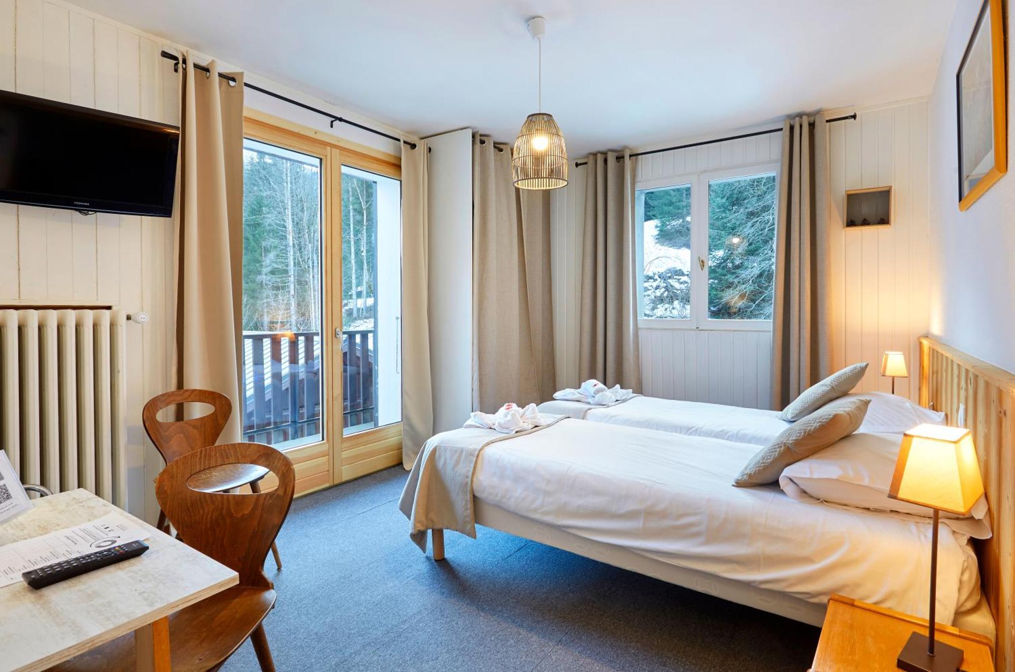 Hotel Eliova L'Eau Vive Chatel Ngoại thất bức ảnh