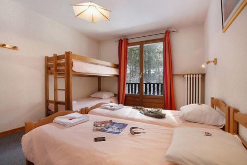 Hotel Eliova L'Eau Vive Chatel Ngoại thất bức ảnh